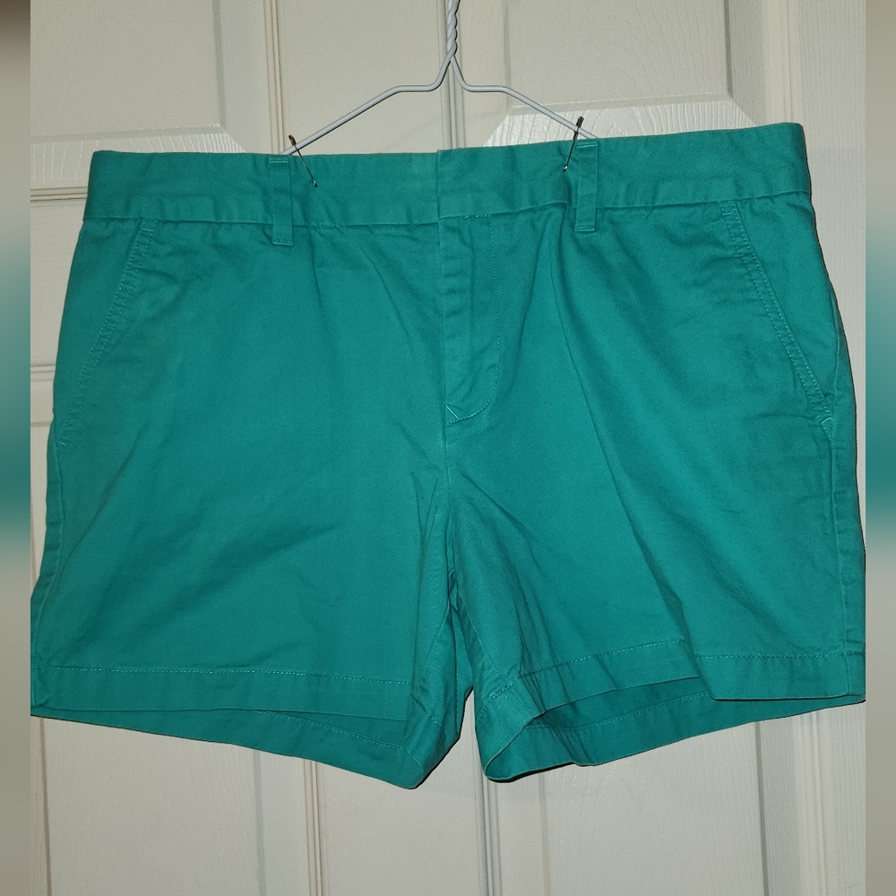 Tommy Hilfiger shorts sz 12 5" inseam EUC